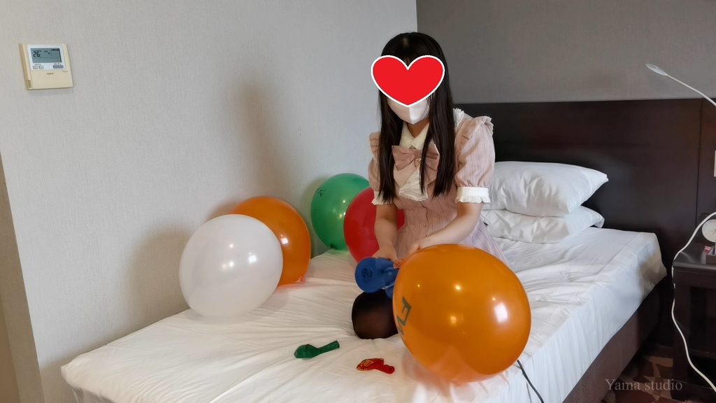 黒髪Mちゃんのお尻で風船割り M-chan's Ride to Pop