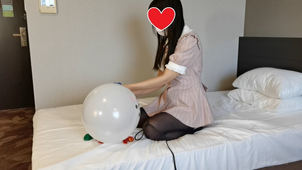 黒髪Mちゃんのお尻で風船割り M-chan's Ride to Pop