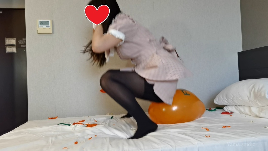 黒髪Mちゃんのお尻&針で風船割り M-chan's Ride&Pin to Pop