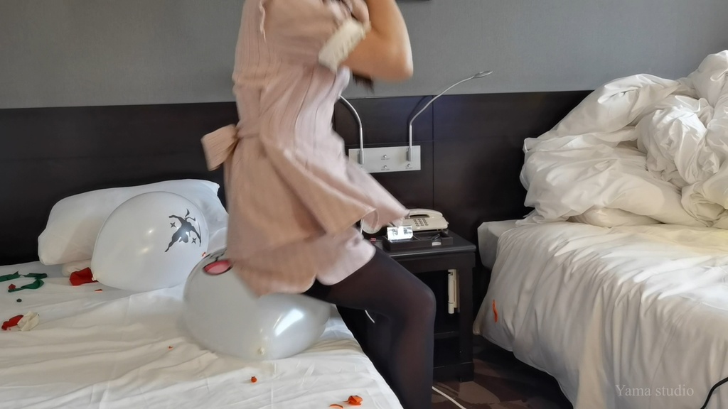 黒髪Mちゃんのお尻&針で風船割り M-chan's Ride&Pin to Pop