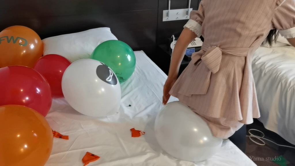 黒髪Mちゃんのお尻&針で風船割り M-chan's Ride&Pin to Pop