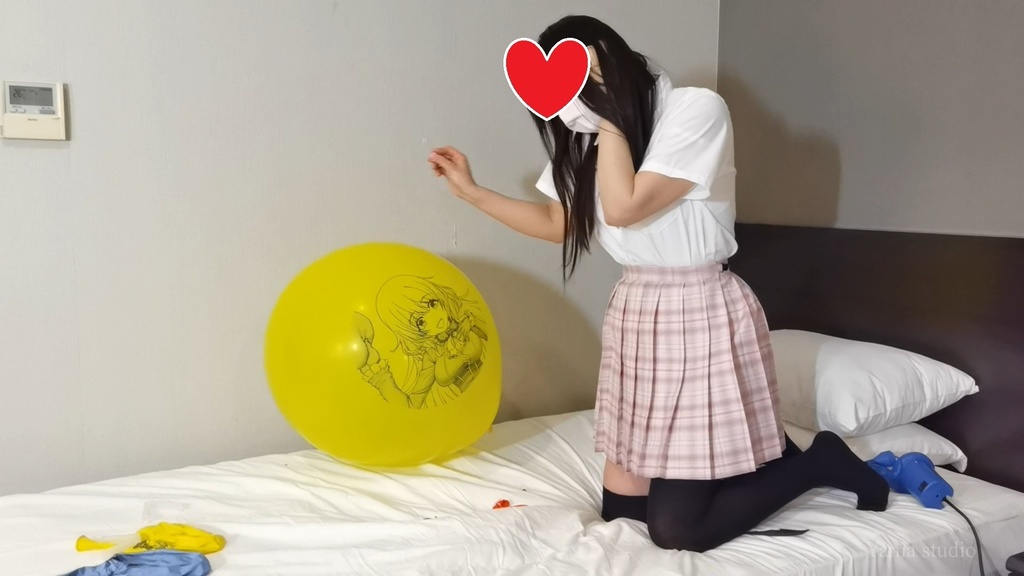 黒髪Mちゃんのイラスト風船遊び&割り4 M-chan's Anime balloon play & pop4