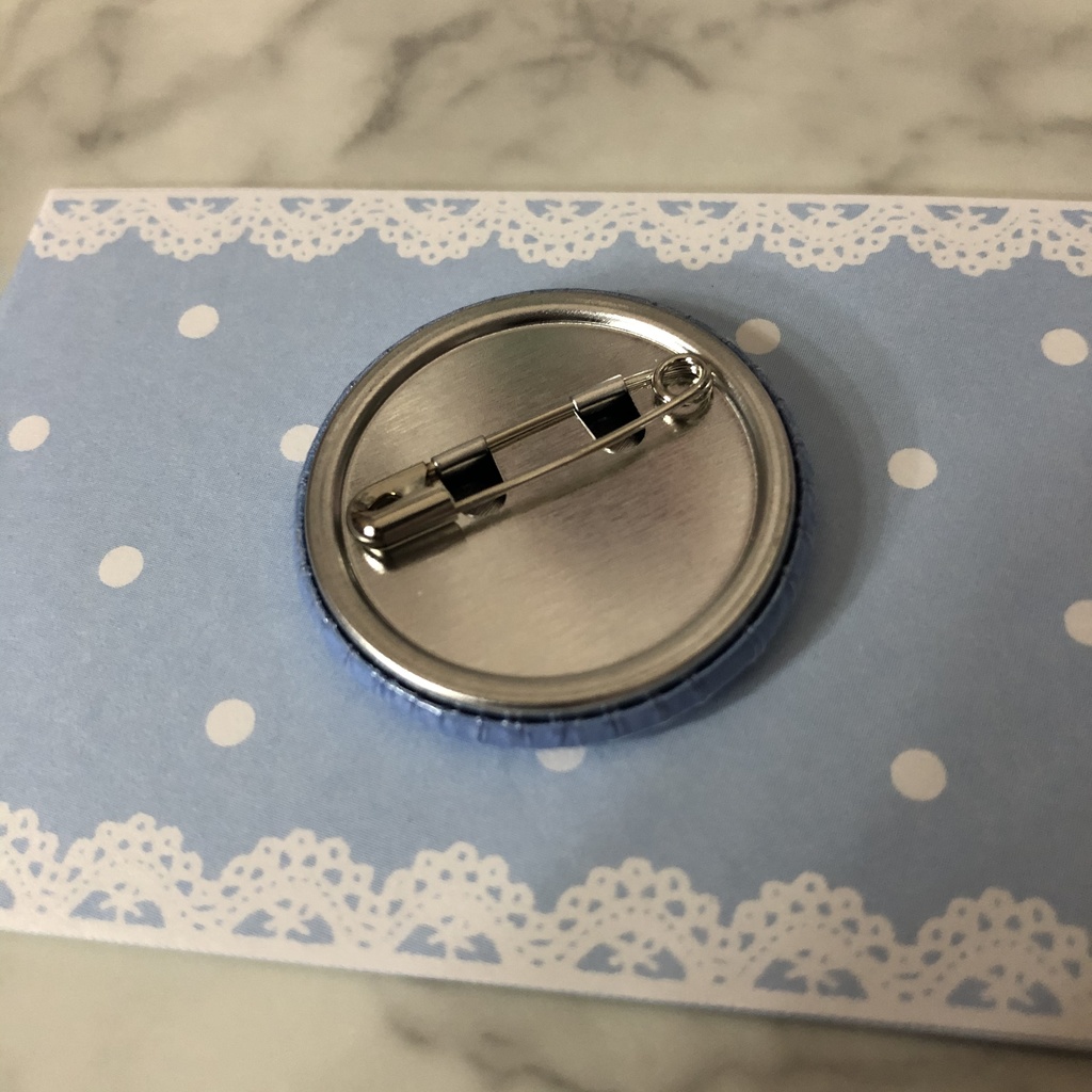 4部ウサ缶バッジ