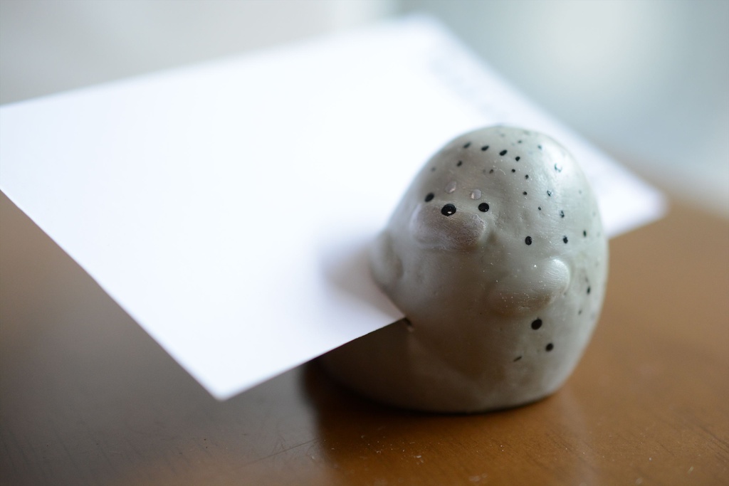 Harpseal 横座り型あざらしメモスタンド ゴマフアザラシ