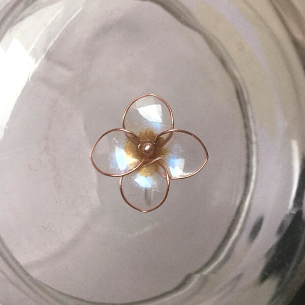 透明紫陽花イヤリング《青》(片耳分)