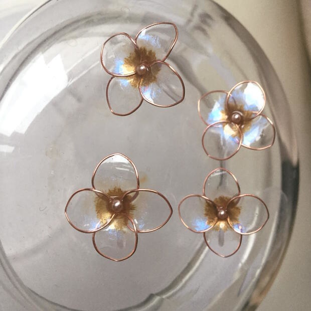 透明紫陽花イヤリング《青》(片耳分)