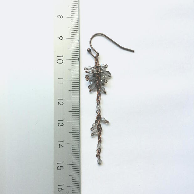 ラブラドライトの"もしょもしょ"ピアス