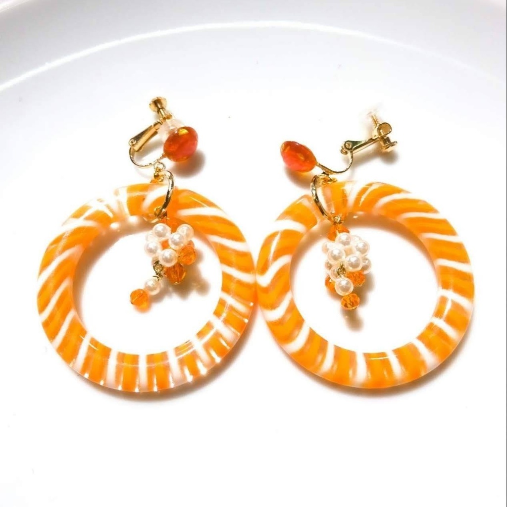 サーモンとイクラご飯の イヤリング ピアス