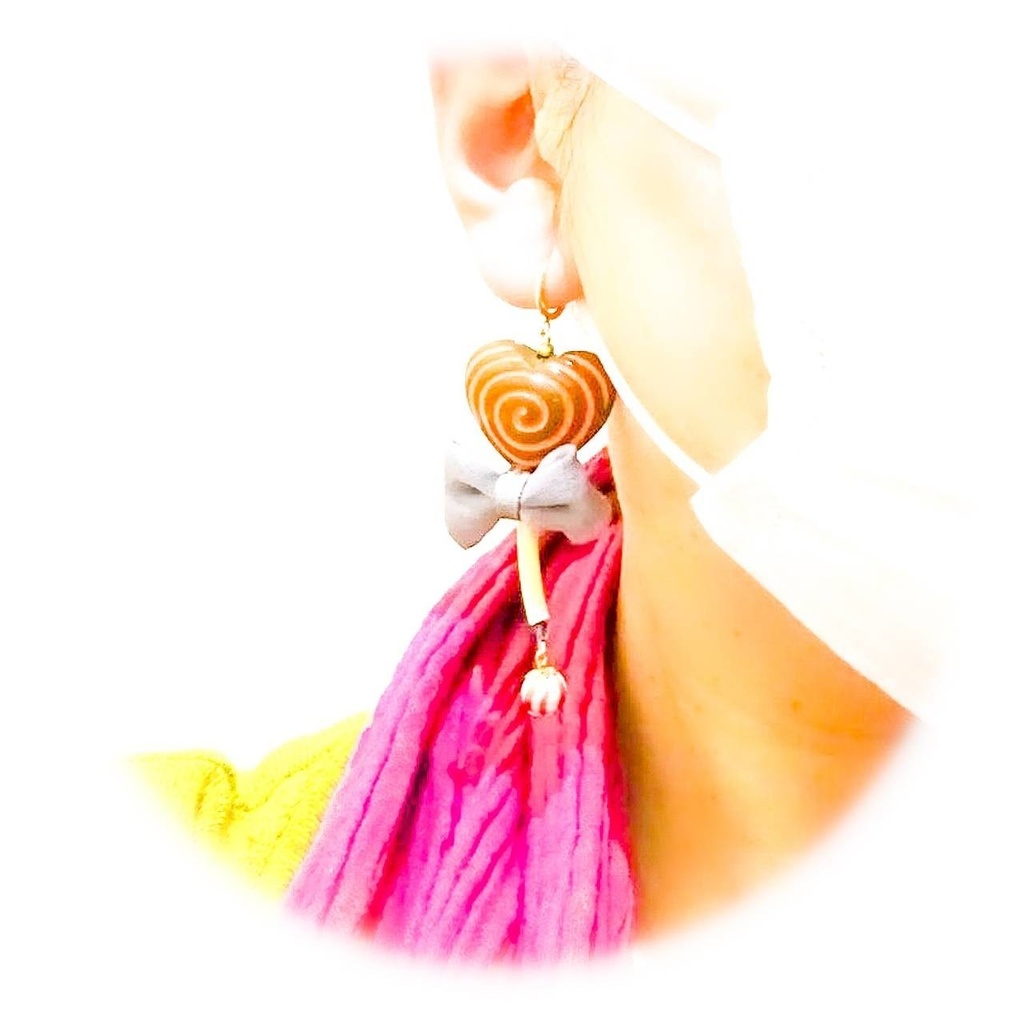 毒々しい ロリポップ ペロペロキャンディ ピアス イヤリング キャンディー ポップ ホラー