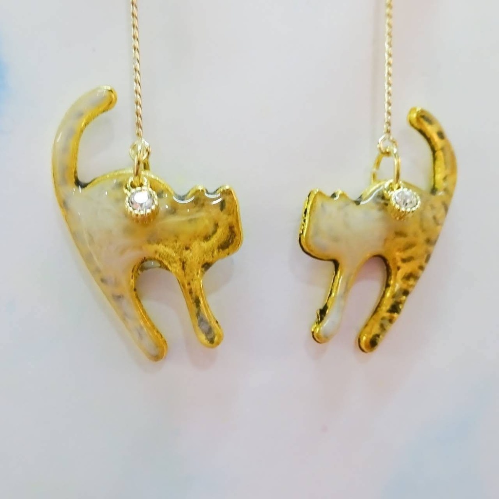 キャンディみたいな風船に乗った トラ柄の猫 ピアス イヤリング お菓子 マーブル ネコ ねこ ゆらゆら はちみつ ロイヤルハニー 黄色