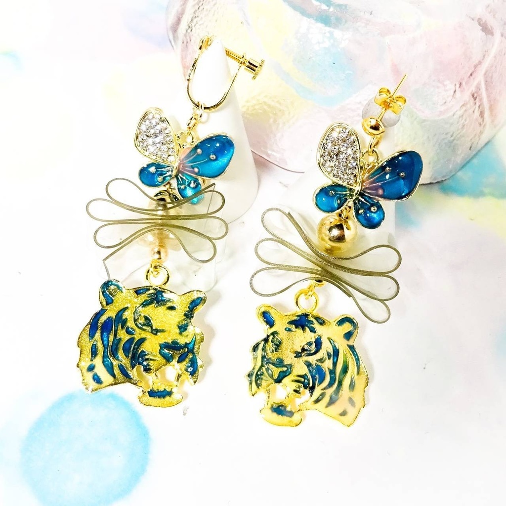 Oriental Blueのエキゾチック タイガー Butterfly & tiger オリエンタルブルーの蝶々 虎 ピアス イヤリング
