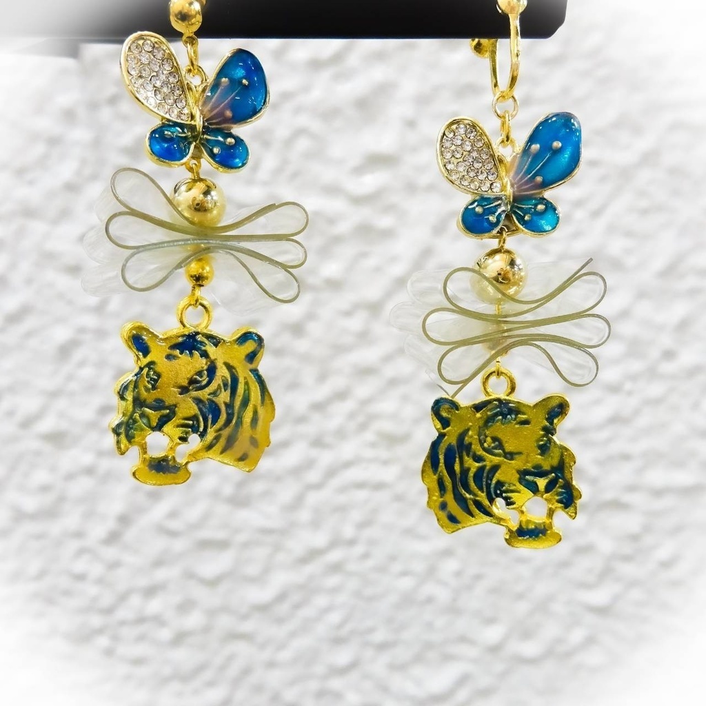 Oriental Blueのエキゾチック タイガー Butterfly & tiger オリエンタルブルーの蝶々 虎 ピアス イヤリング