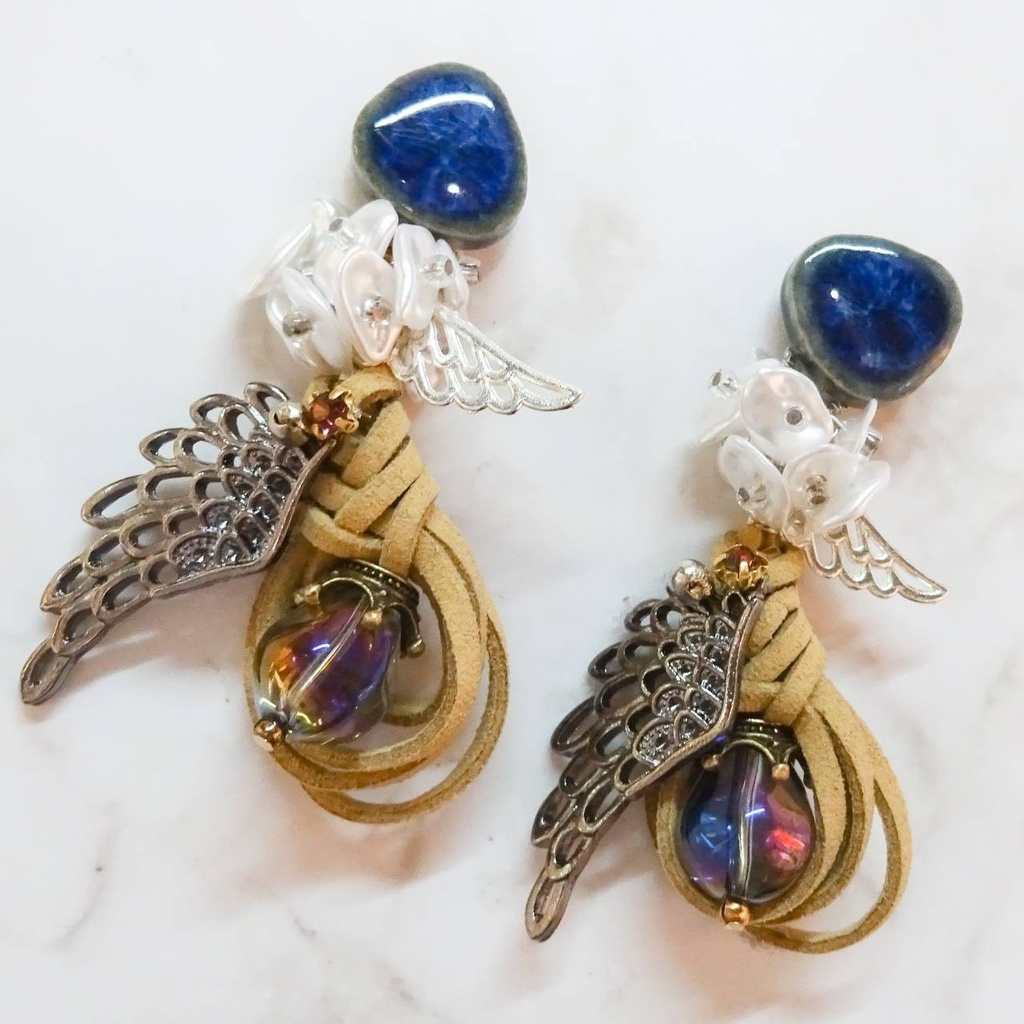 青い谷のドラゴン ピアス イヤリング 竜 翼 しずく 陶器 ブルー ブルードラゴン blue dragon ファンタジー