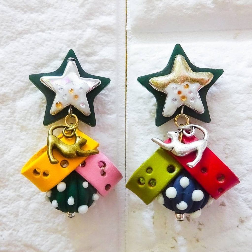 ビリジアンの星 アジアンポップなエスニック風 猫とドット柄の ピアス イヤリング