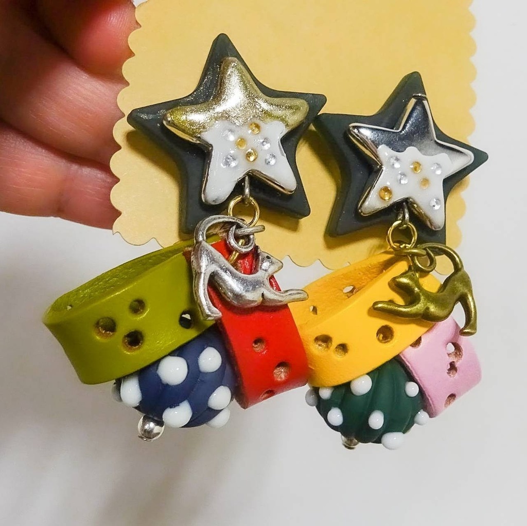 ビリジアンの星 アジアンポップなエスニック風 猫とドット柄の ピアス イヤリング