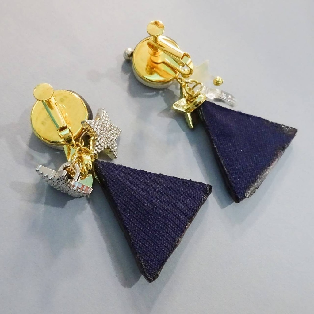 マザーオブパールの月と星のサーカス Blackテント クリスタルクレイとシェルの ピアス イヤリング