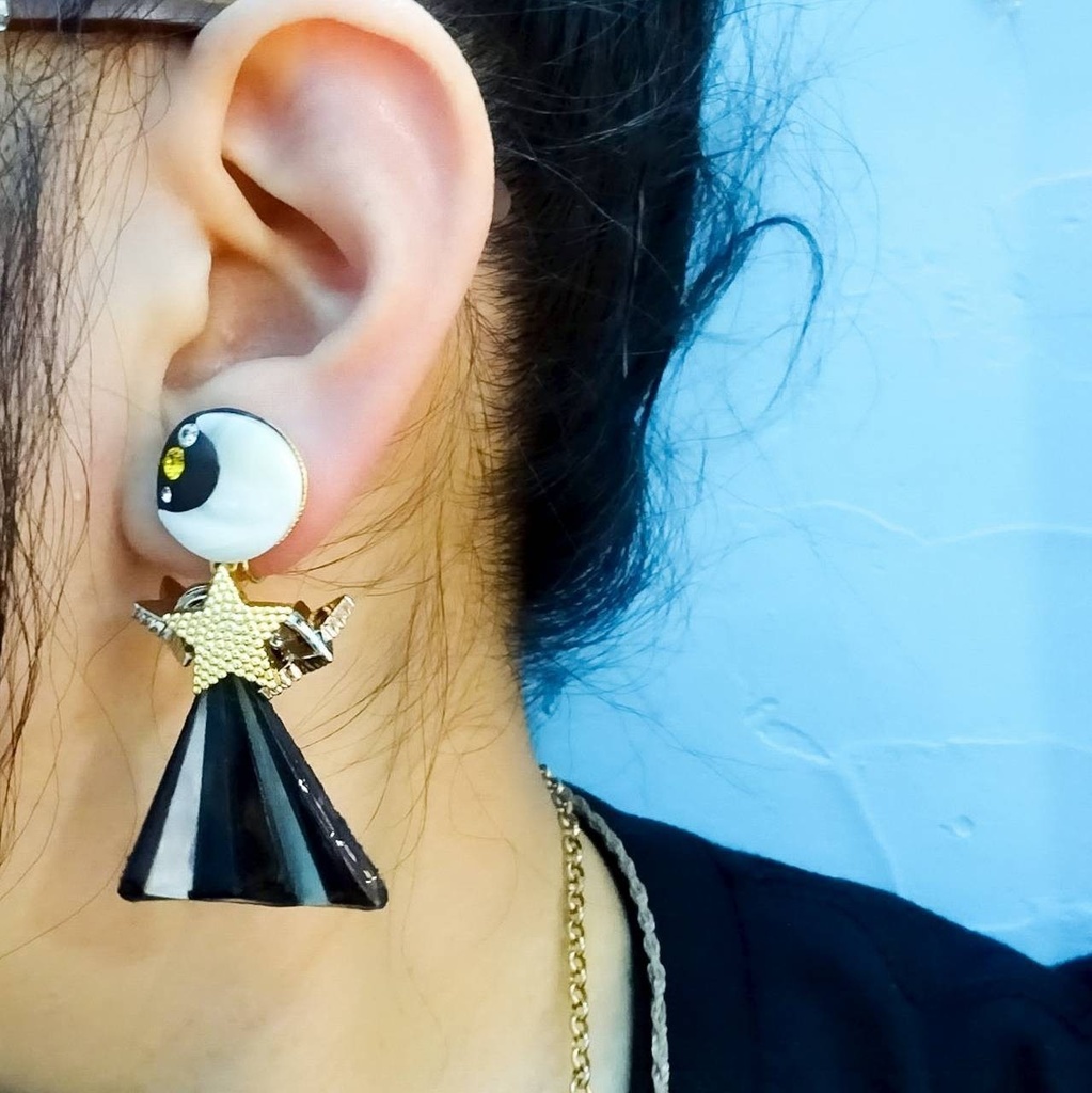 マザーオブパールの月と星のサーカス Blackテント クリスタルクレイとシェルの ピアス イヤリング