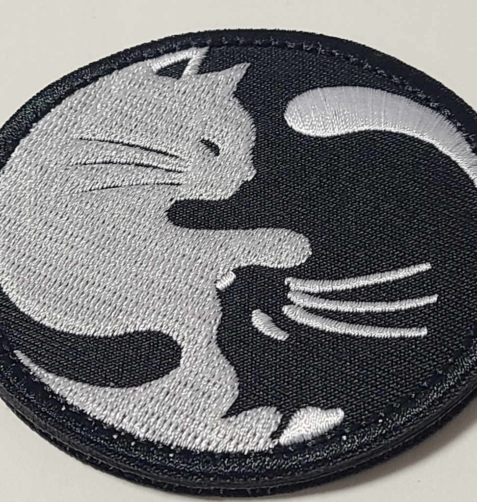 ミリタリーワッペン 白黒猫(太極図風) ベルクロ仕様