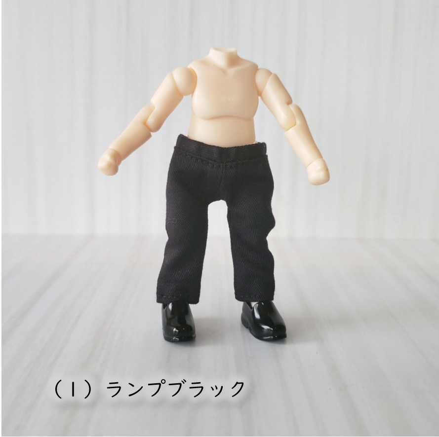 カラーコーデを楽しみたい✨モノクロのストレートパンツ(ねんどーる着用可)