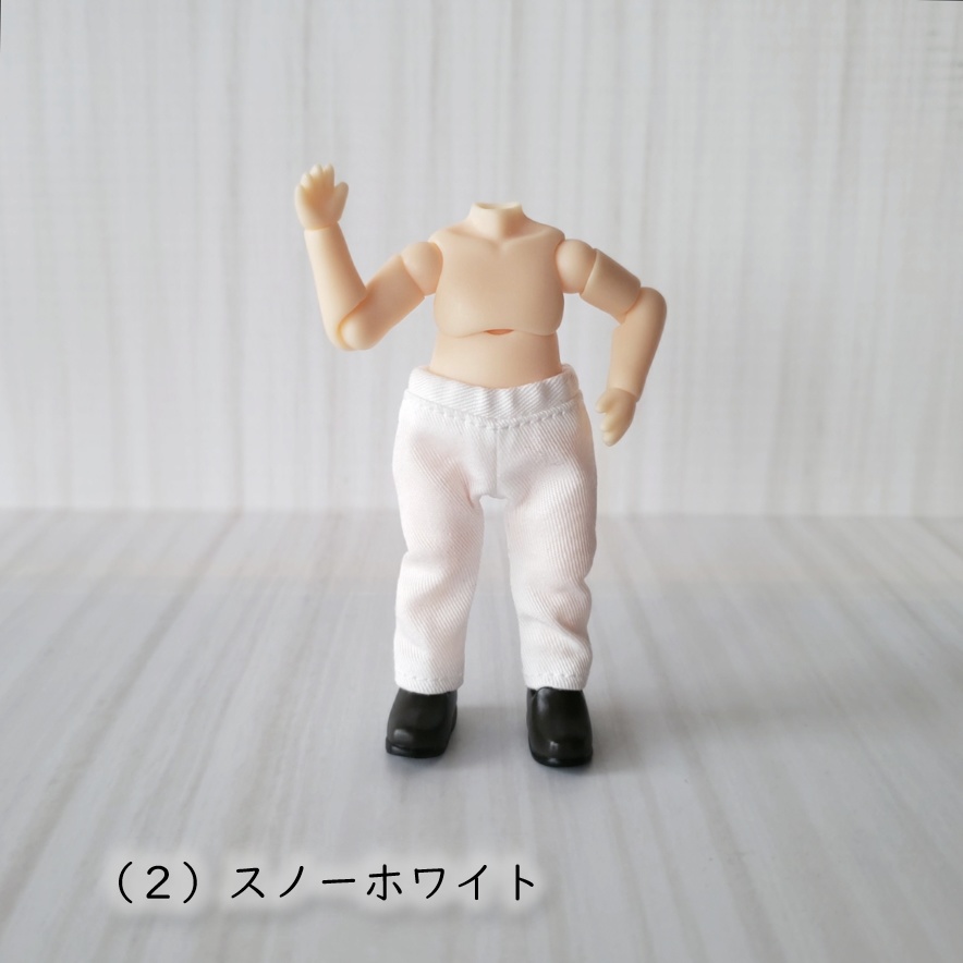 カラーコーデを楽しみたい✨モノクロのストレートパンツ(ねんどーる着用可)