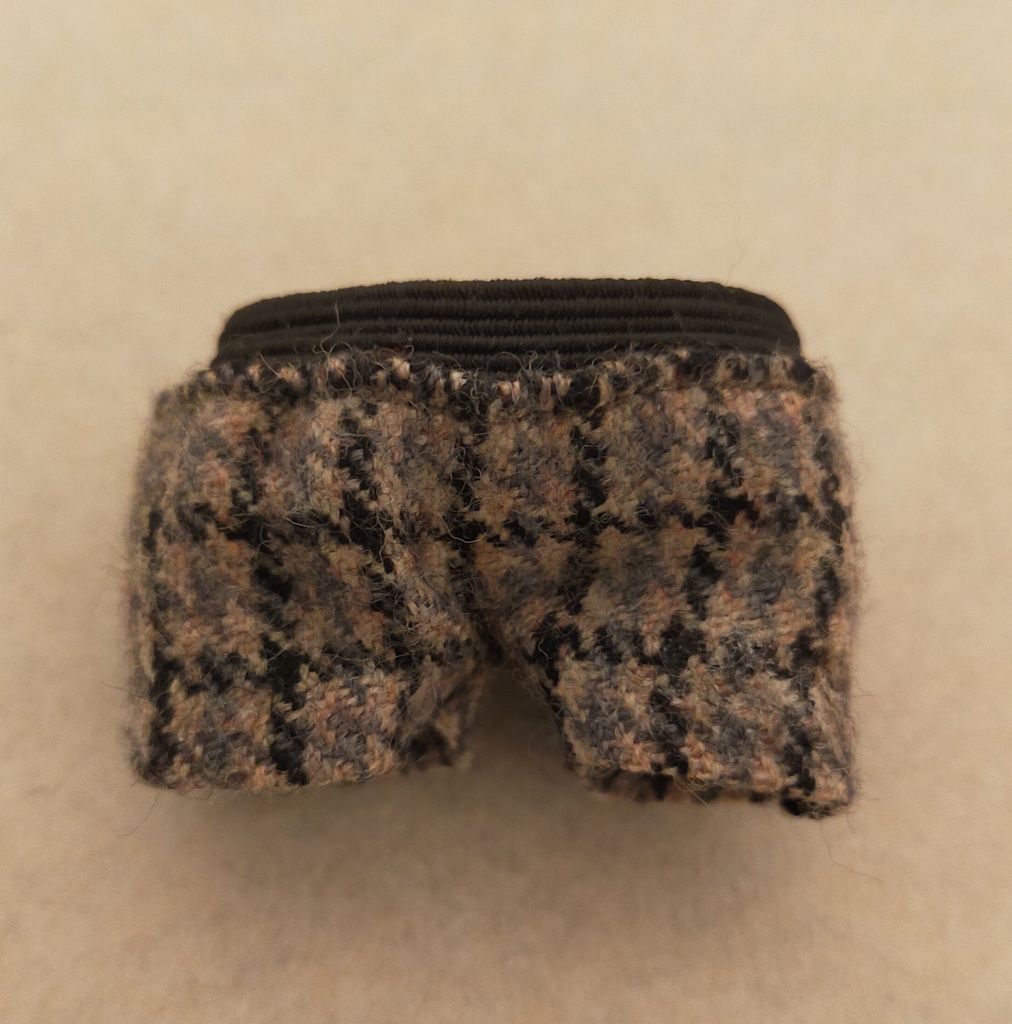 グレー・チェック柄パンツ