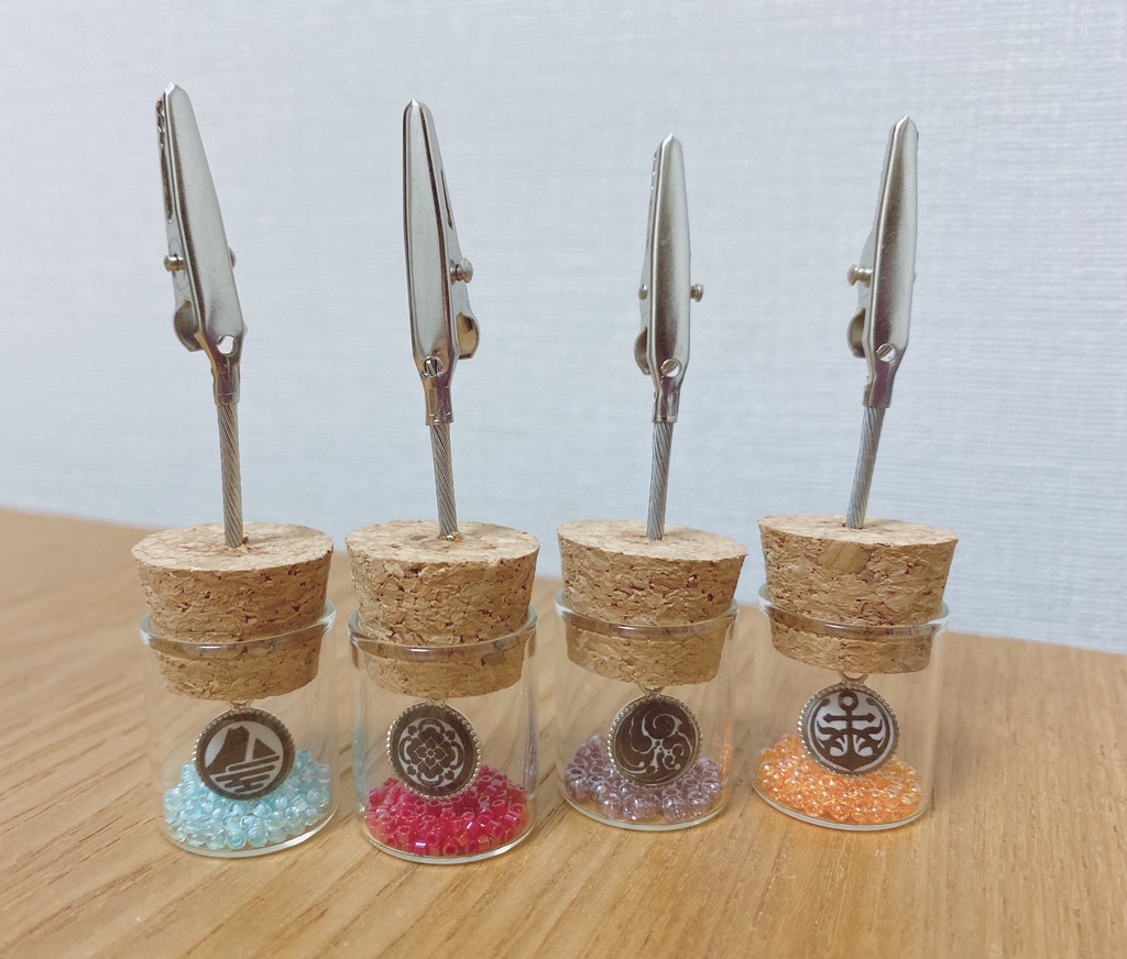 刀剣乱舞イメージ　紋チャームのメモスタンド♪