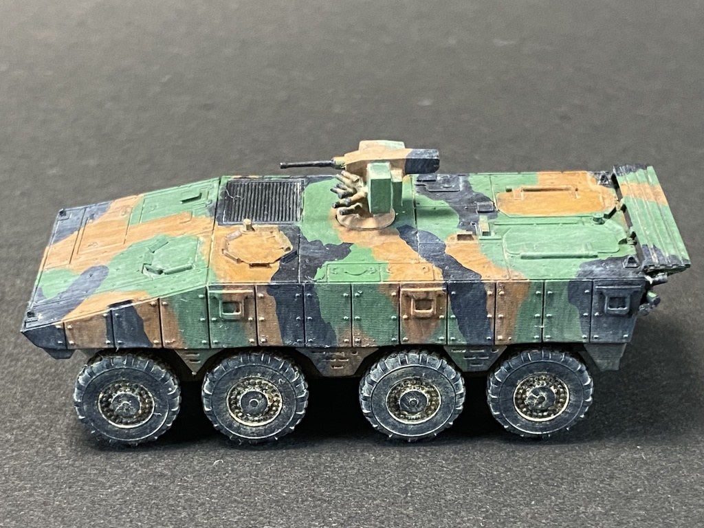 1/144 MF2 フランス軍 VPC 装輪装甲車