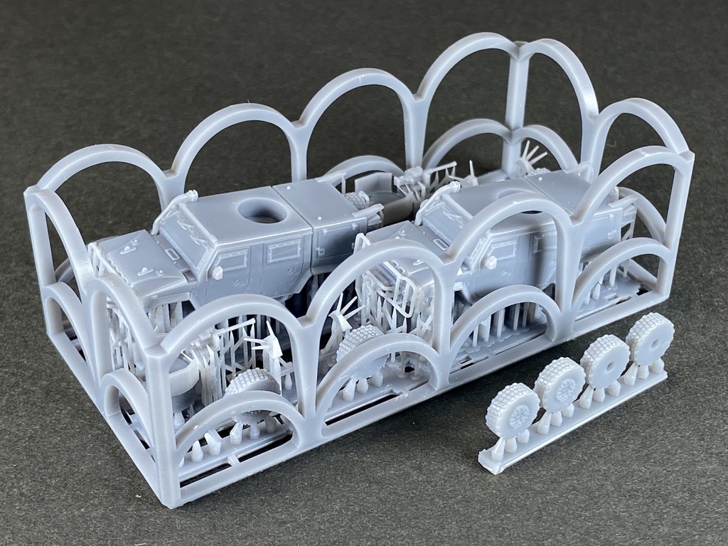 1/144 MITA1 144 現用イタリア軍 IVECO IMV 軽装輪装甲車