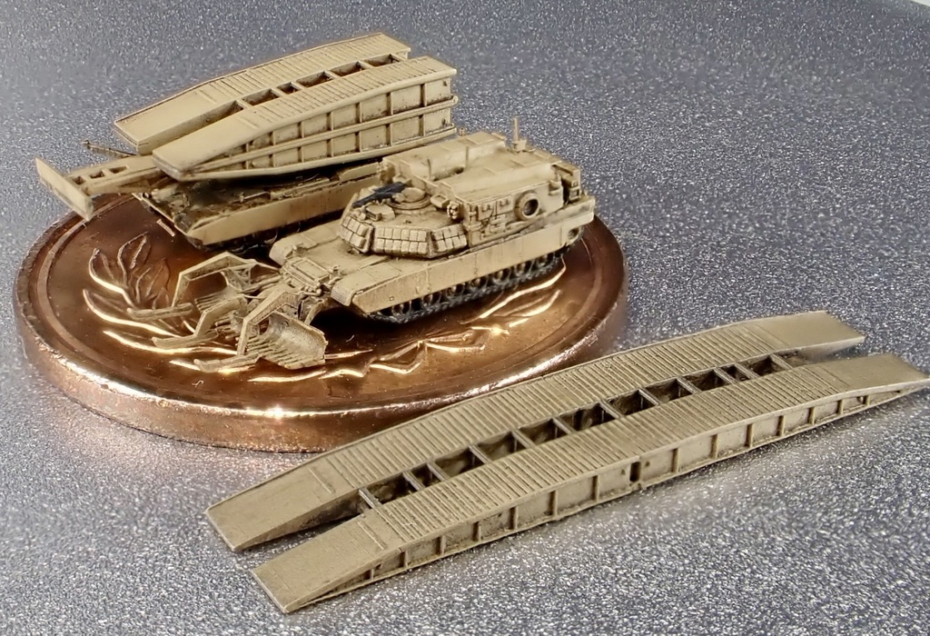 1/700　MUS SET32 現用米軍 M1150ABV & M1074JAB & 仮設橋梁