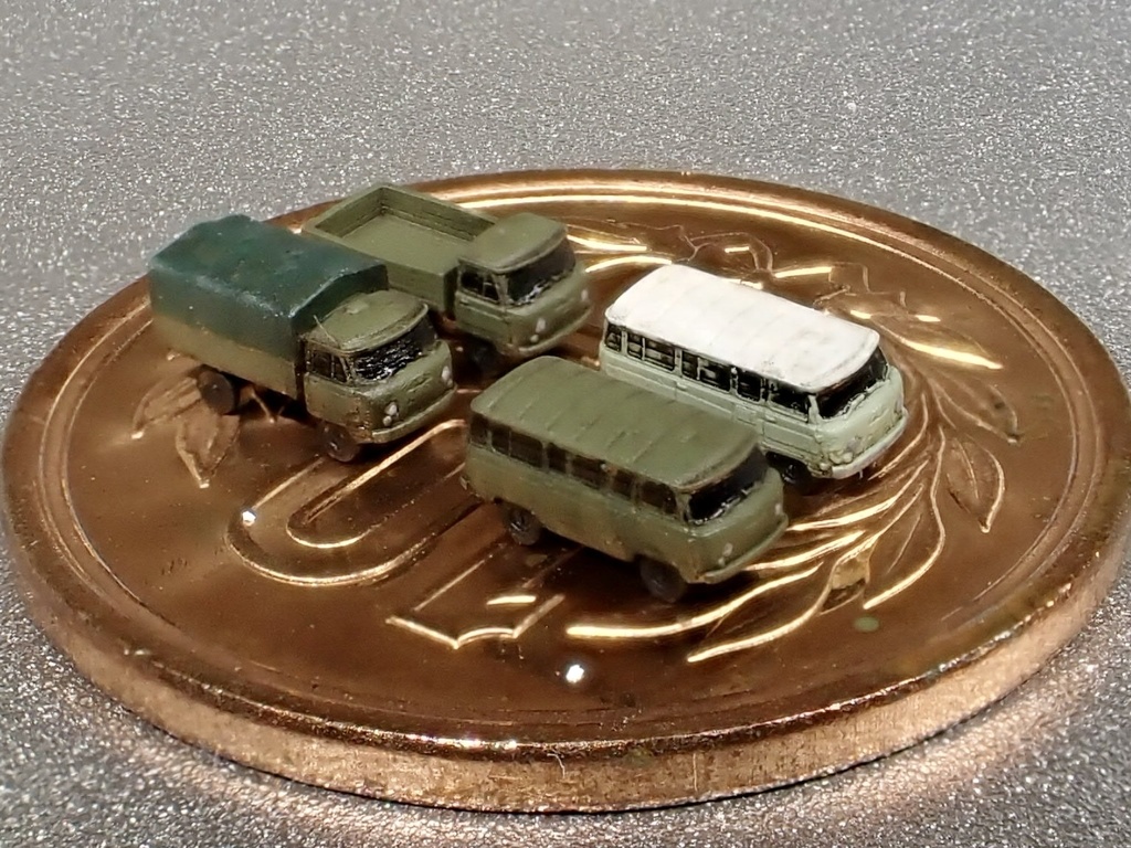 1/700 MR23 現用ロシア軍 UAZ-752 セット