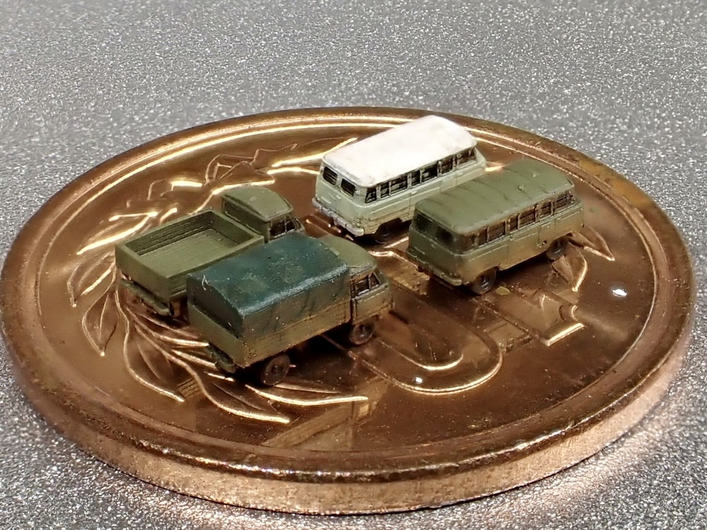 1/700 MR23 現用ロシア軍 UAZ-752 セット