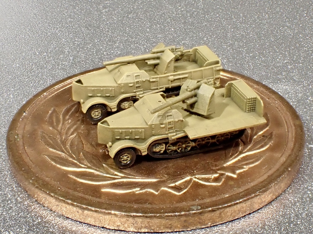1/700　G44 ドイツ軍 sdkfz9 18tハーフトラック　88ｍｍ対空自走砲セット