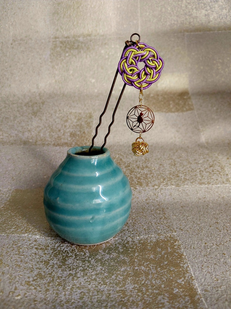 和のワンポイントでファッションを彩る「水引のかんざし」」