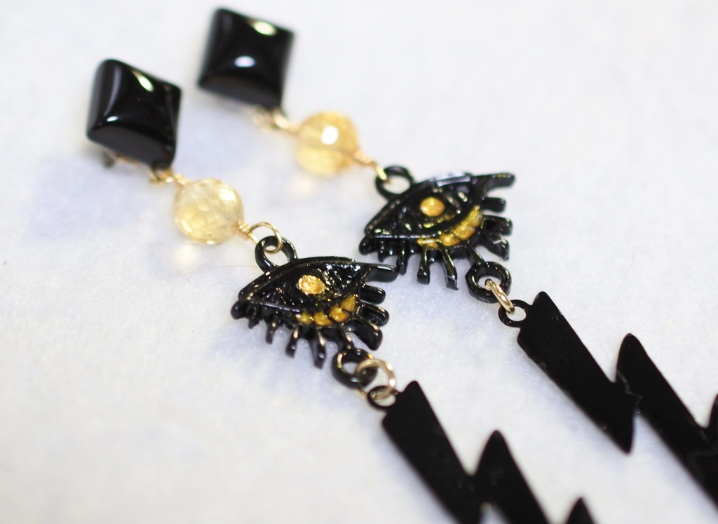 FGO / インドラ様概念天然石ピアス( チタン)