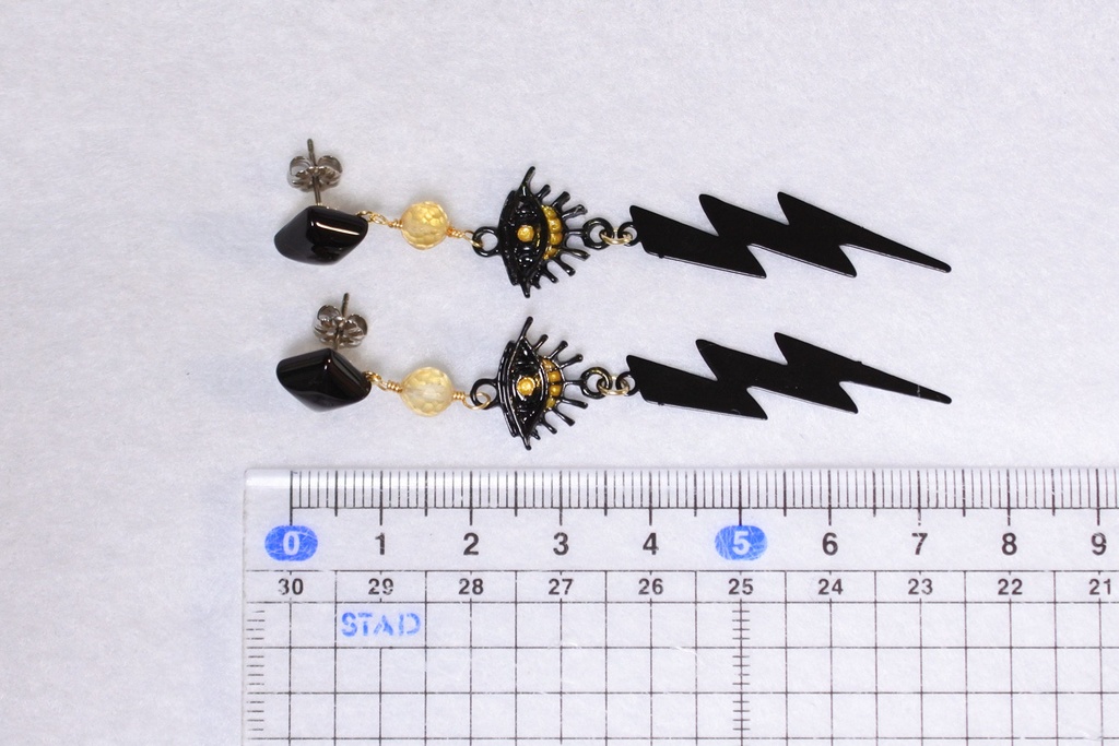 FGO / インドラ様概念天然石ピアス( チタン)