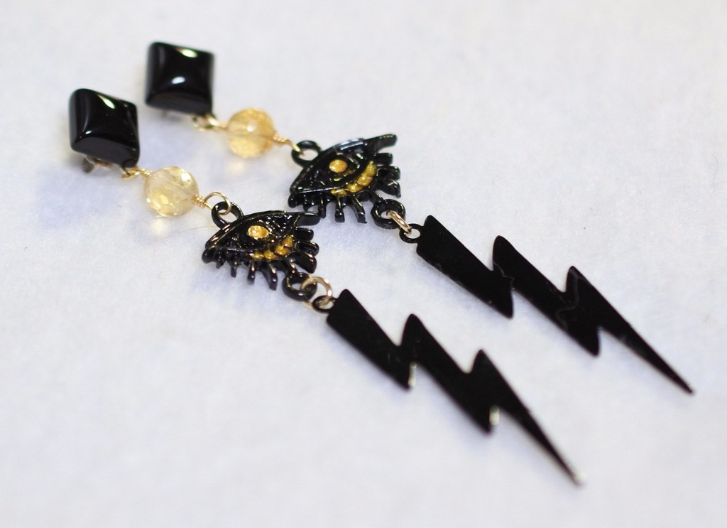 FGO / インドラ様概念天然石ピアス( チタン)