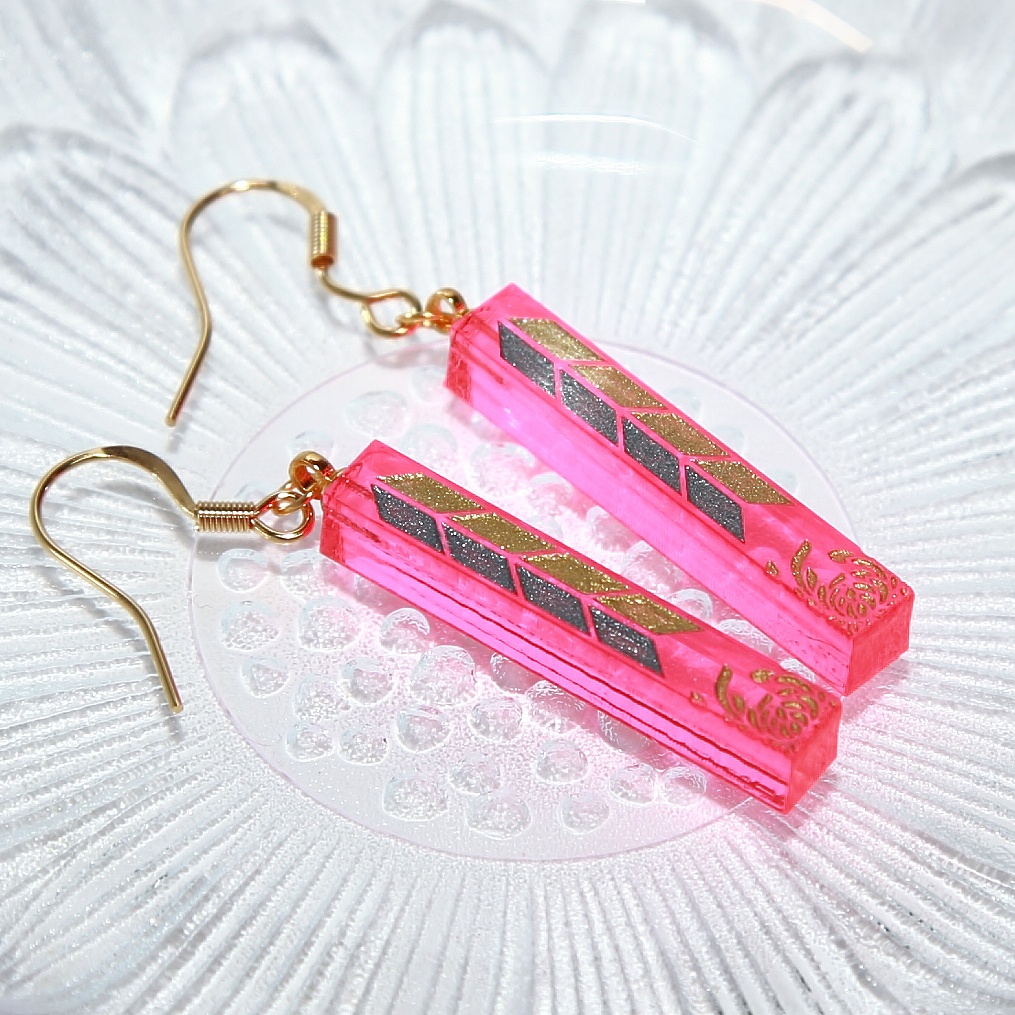 沙代さん概念ピアス