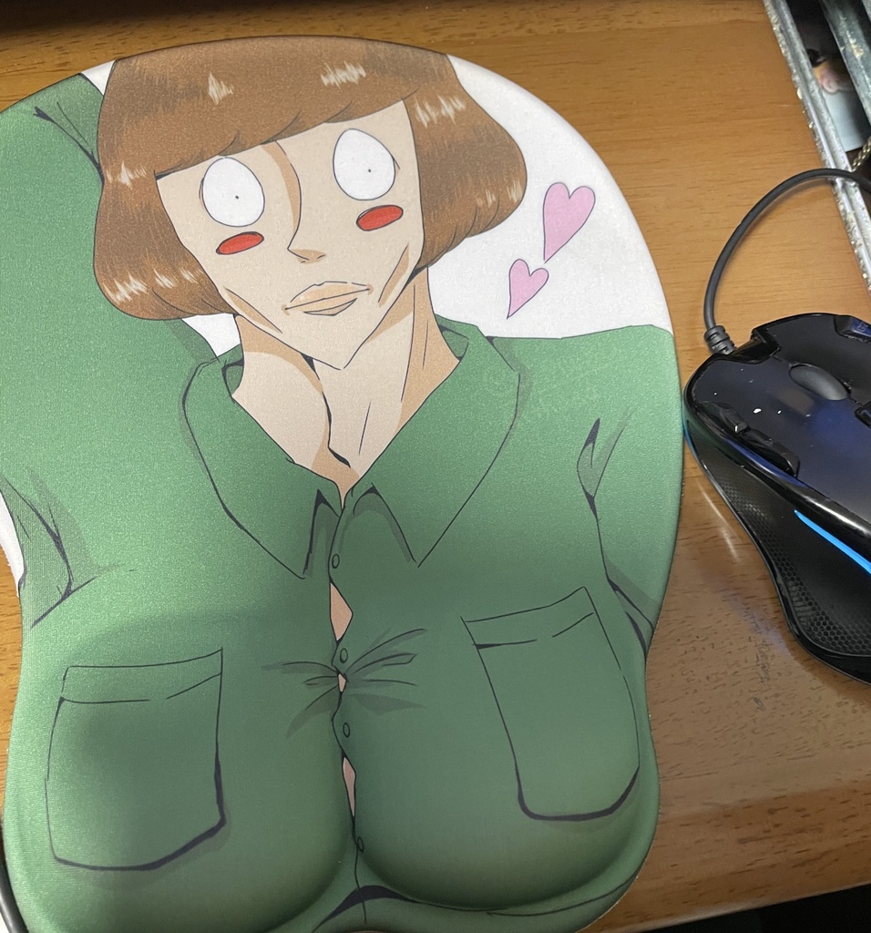 ルーサー雄っぱいマウスパッド