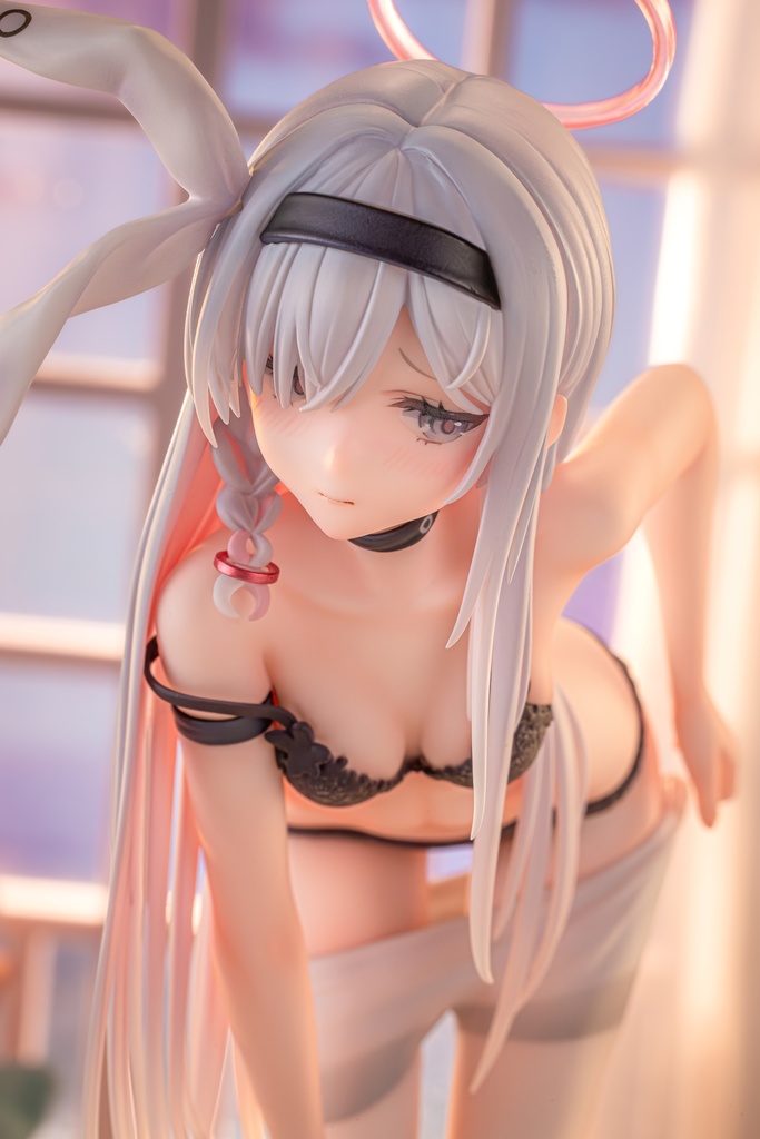 プラナ 白タイツ