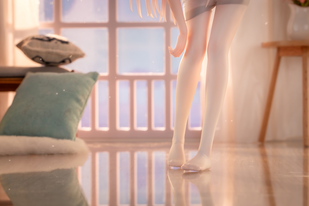 プラナ 白タイツ