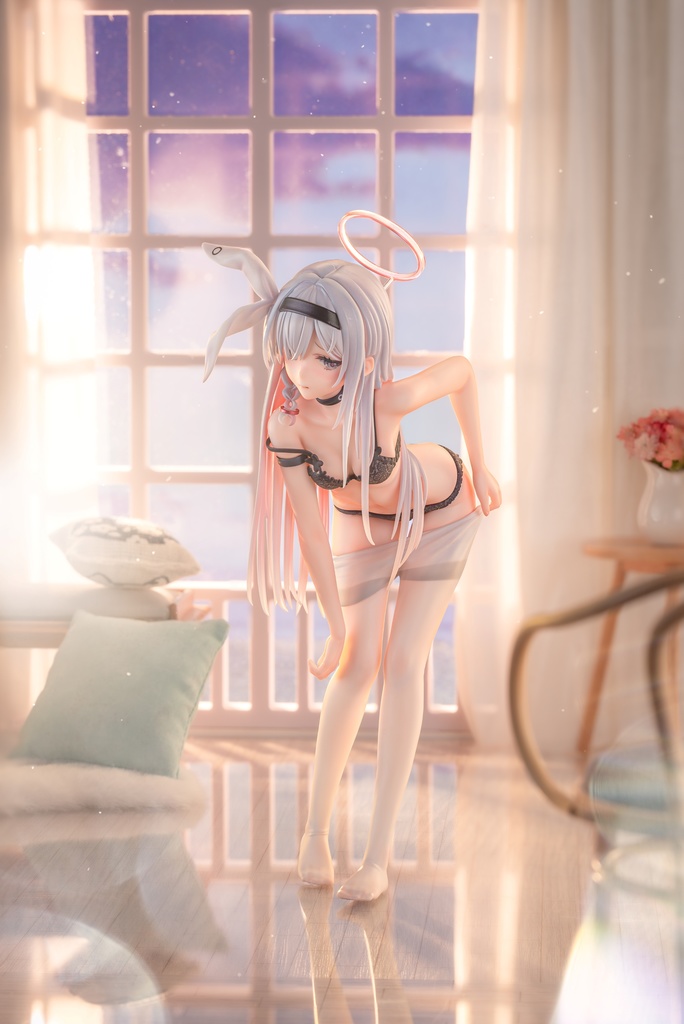 プラナ　白タイツ