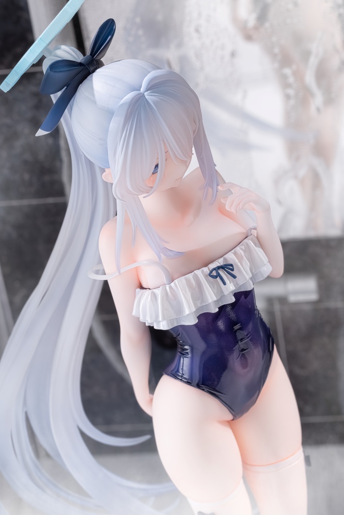 ブルーアーカイブ 月雪 ミヤコ 水着 1/6スケール 塗装済み完成品フィギュア ミヤコ（水着）メモリアルロビーVer.｜グッドスマイルカンパニー