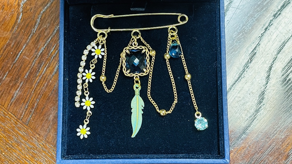 ステラの魔法(ピンブローチ 残り青のみ)