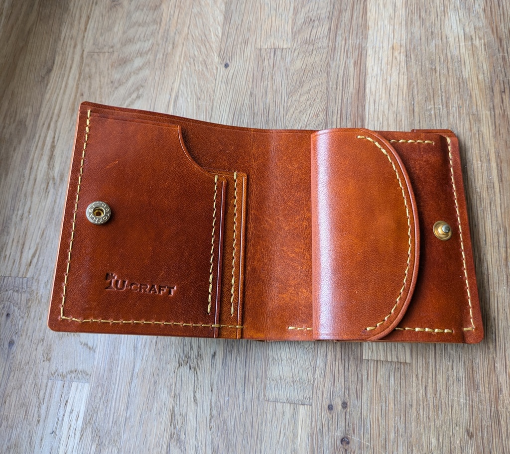 革のハーフウォレット(ブラウン)