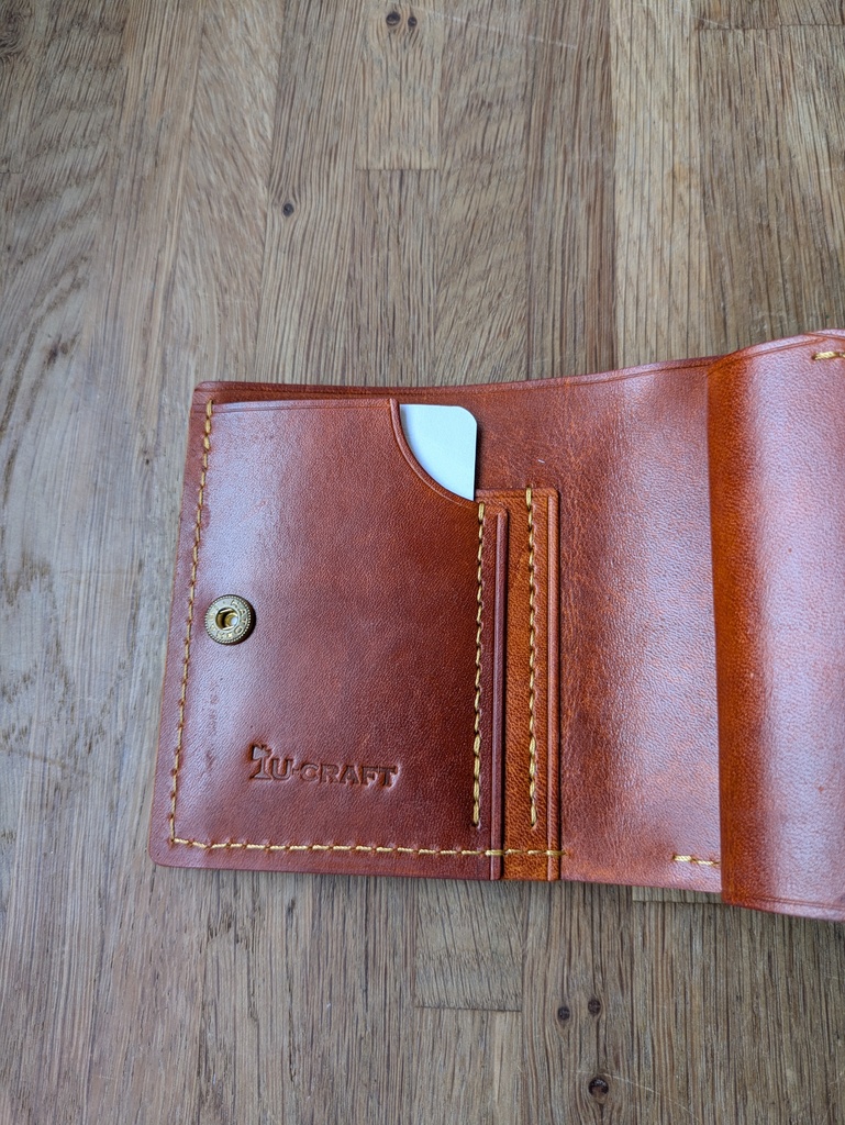 革のハーフウォレット(ブラウン)