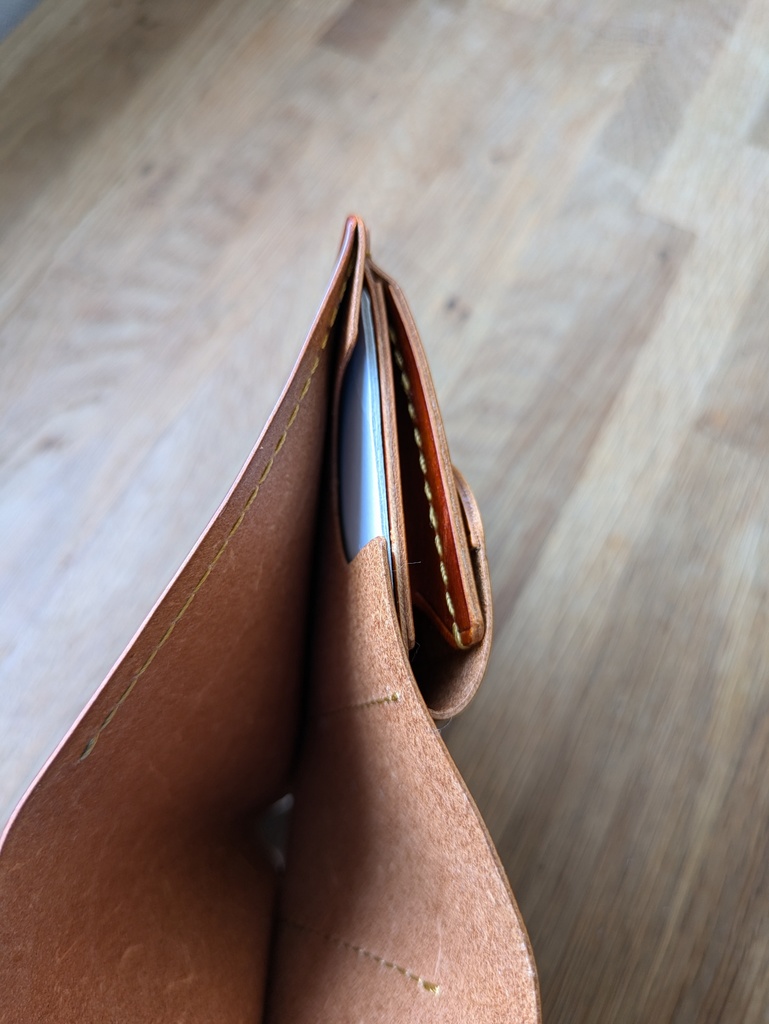 革のハーフウォレット(ブラウン)