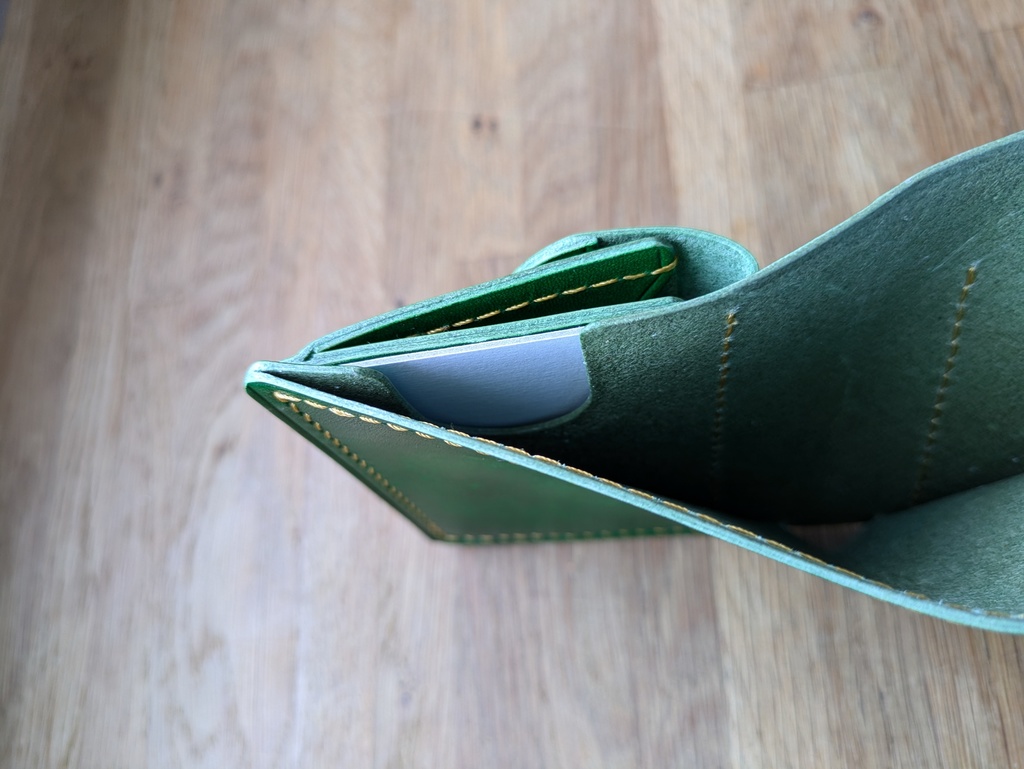 革のハーフウォレット(グリーン)