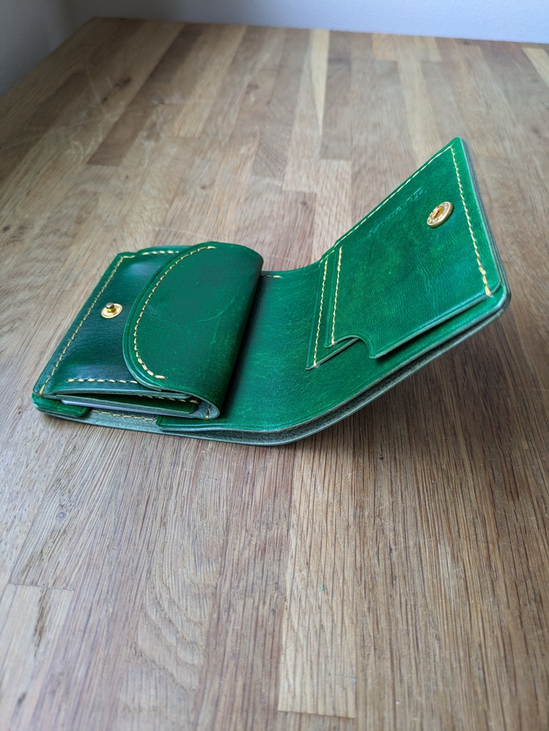 革のハーフウォレット(グリーン)