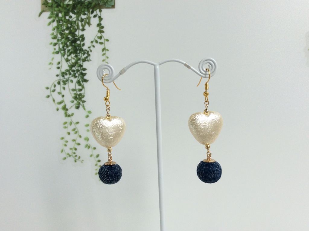 おっきなハートとデニムボールのピアス＊イヤリング