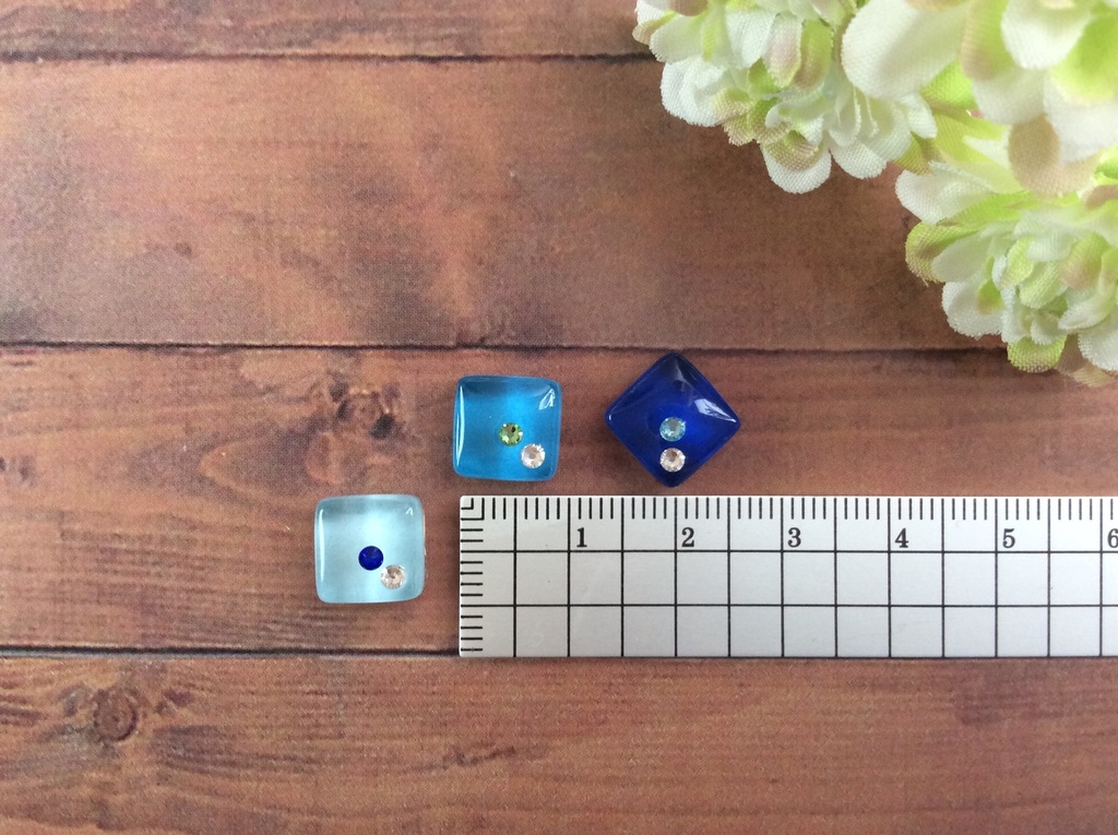 夏咲く花のノンホールピアス